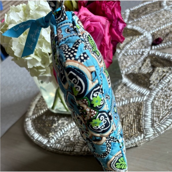 Vera Bradley purse clutch wallet keychain
With zipper in excellent condition - Picture 10 of 14